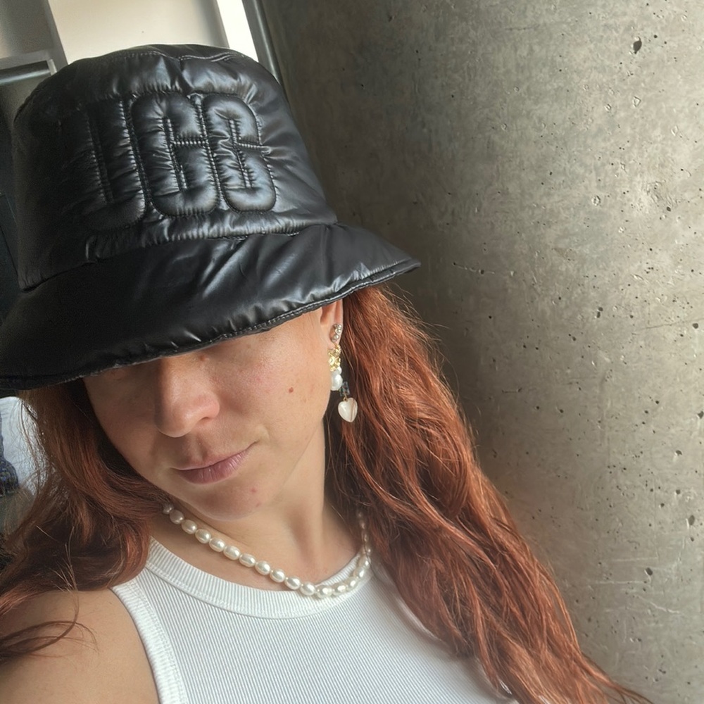 NWT Ugg Bucket Hat